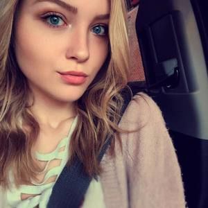 Meet your Posher, Ella